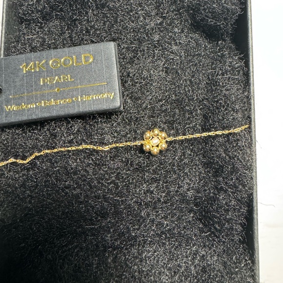 14k Flower pearl bracelet